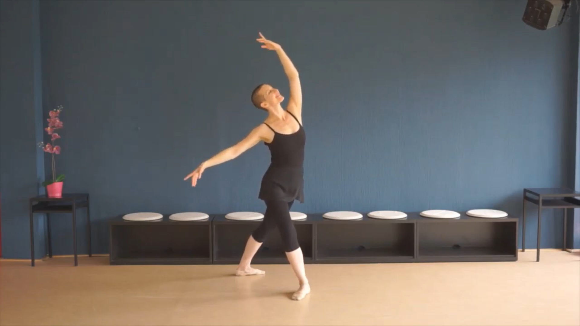 Ballet Circular Port De Bras En Demi Pointe – Align Ballet Method